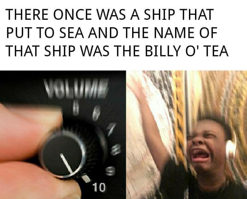 Мем с повышением громкости. There once was a ship that put to Sea. Негр слушает музыку. There once was a ship that put to Sea Ноты.