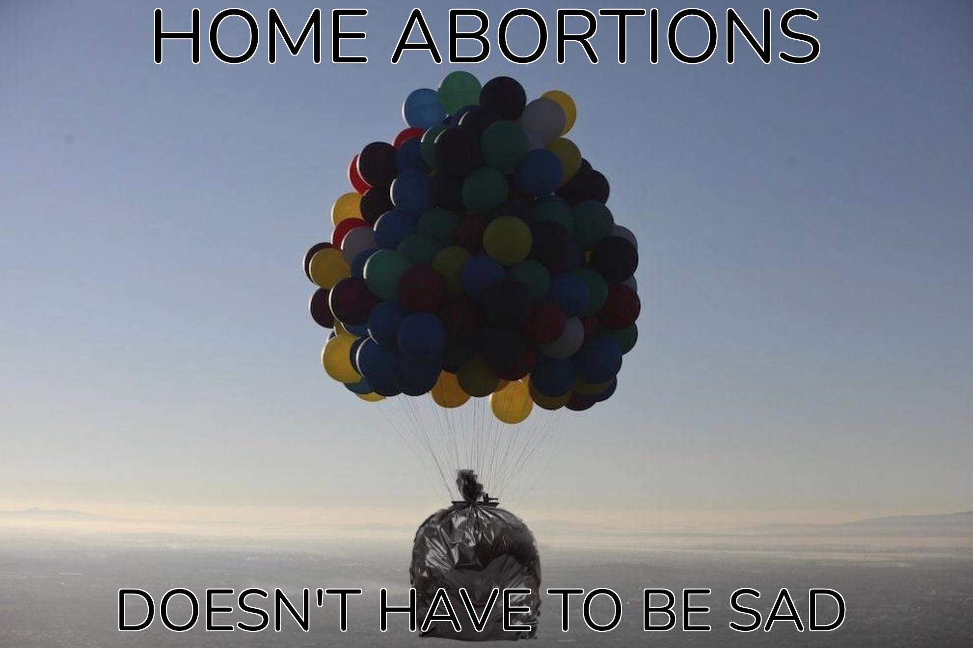 Летающий шарик дома. Дом воздушный шар. Домик на воздушных шарах. Летающий дом на воздушных шарах.